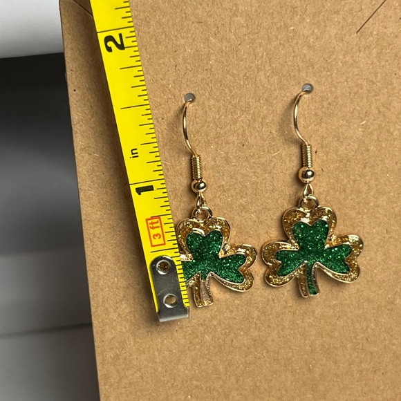☘️ SHAMROCK EARRINGS | New | very sparkly! - Picture 4 of 8